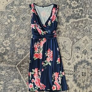 Maternity And Breastfeeding Floral Sleeveless Dress